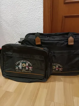 Maletas Adidas International Negras y Marrones