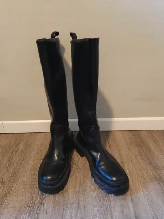 Stivali neri suola track