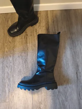 Stivali neri suola track