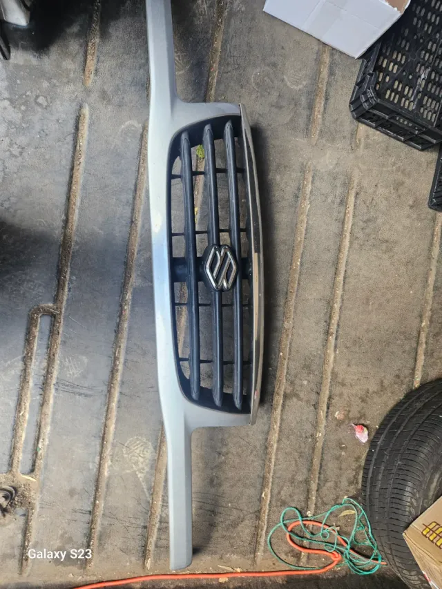 Rejilla Delantera Suzuki Grand Vitara 2003