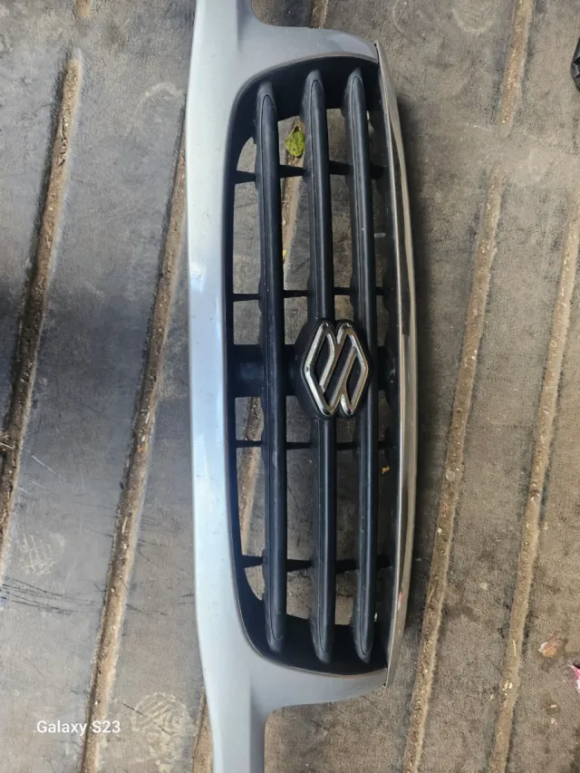 Rejilla Delantera Suzuki Grand Vitara 2003