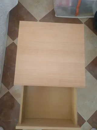 Mesita de noche 3 cajones
