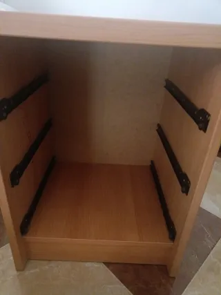 Mesita de noche 3 cajones