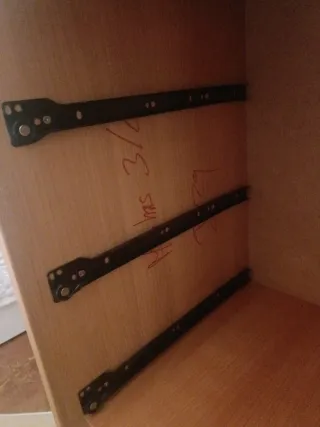 Mesita de noche 3 cajones