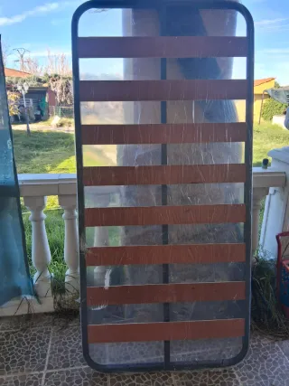 Somier de madera y metal