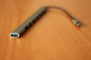 Adaptador tipo C a Puertos USB.