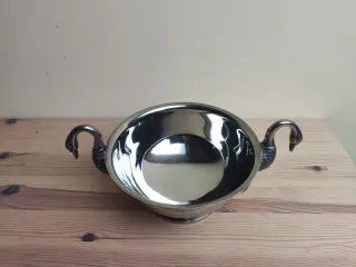 Centro de mesa antiguo cisne metal