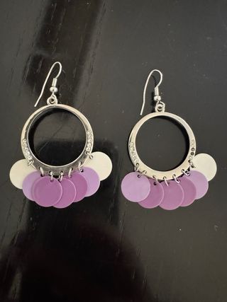 Orecchini Zara cerchio con pendenti viola