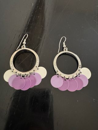 Orecchini Zara cerchio con pendenti viola