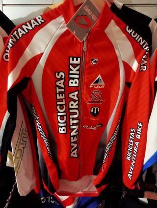 Chaqueta Ciclismo de invierno con membrana.