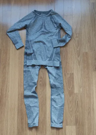 Ropa térmica gris manga larga