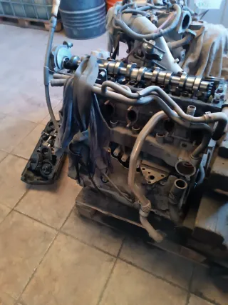 Motor VW T5 2.5 TDI AXD Despiece o como casco