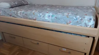 Literas de madera con cajones