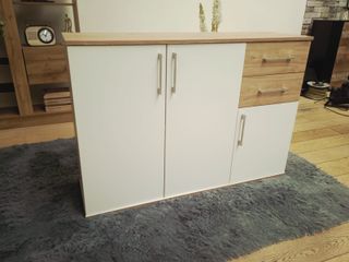 Aparador 3 puertas y 2 cajones