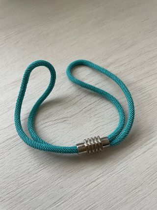 Pulsera nudo ajustable