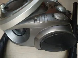 Aspiradora delonghi XTE600NB 1500 watios