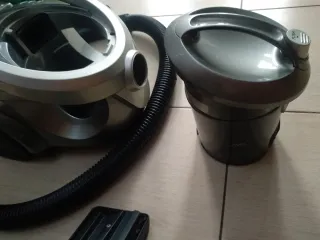 Aspiradora delonghi XTE600NB 1500 watios