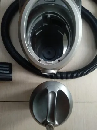 Aspiradora delonghi XTE600NB 1500 watios