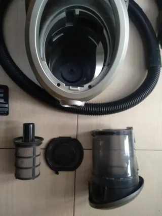 Aspiradora delonghi XTE600NB 1500 watios