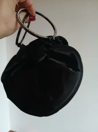 Borsetta vintage nera con dettagli oro