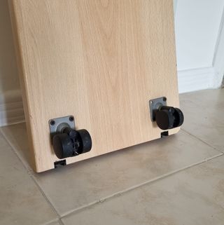 Supporto Pedana Legno con Ruote per Case PC