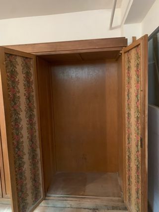 Armario ropero antiguo de madera