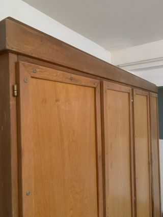 Armario ropero antiguo de madera
