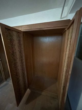 Armario ropero antiguo de madera