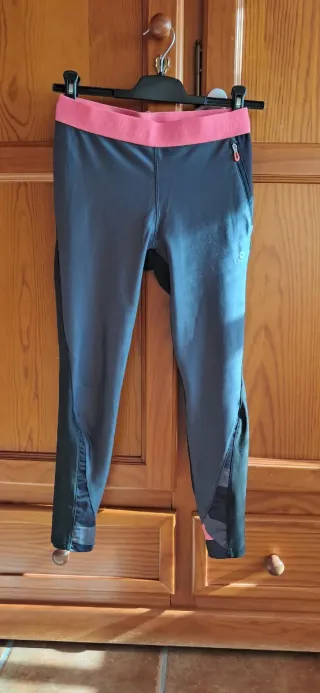 Lote 7 articulos ropa deportiva mujer.