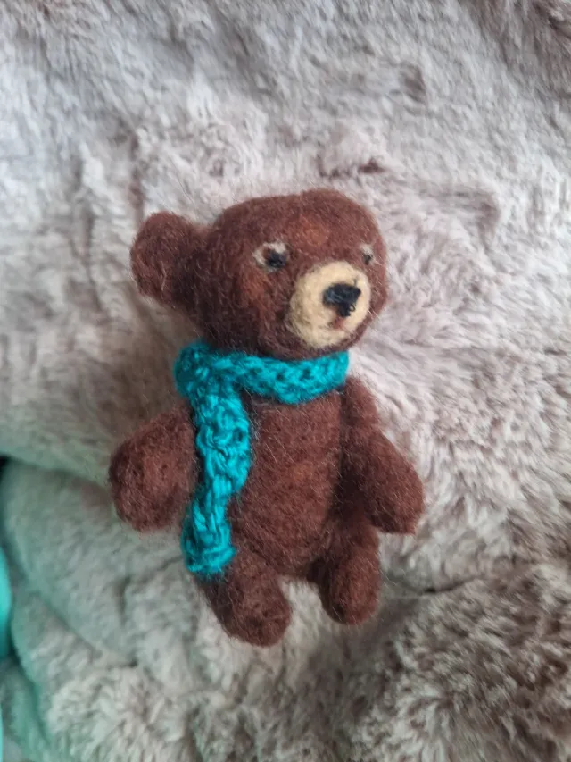 Peluche Oso Fieltro con Bufanda