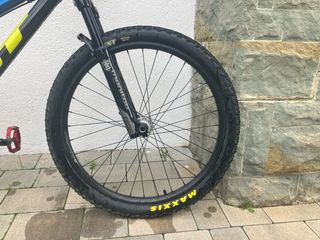 Bici Dirt GT La Bomba Pro