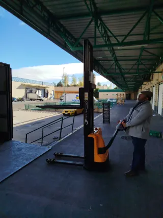 Transpaleta eléctrica casi nueva