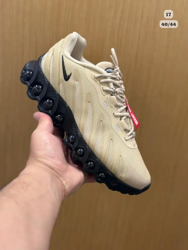 Conjunto Under Armour gris y naranja