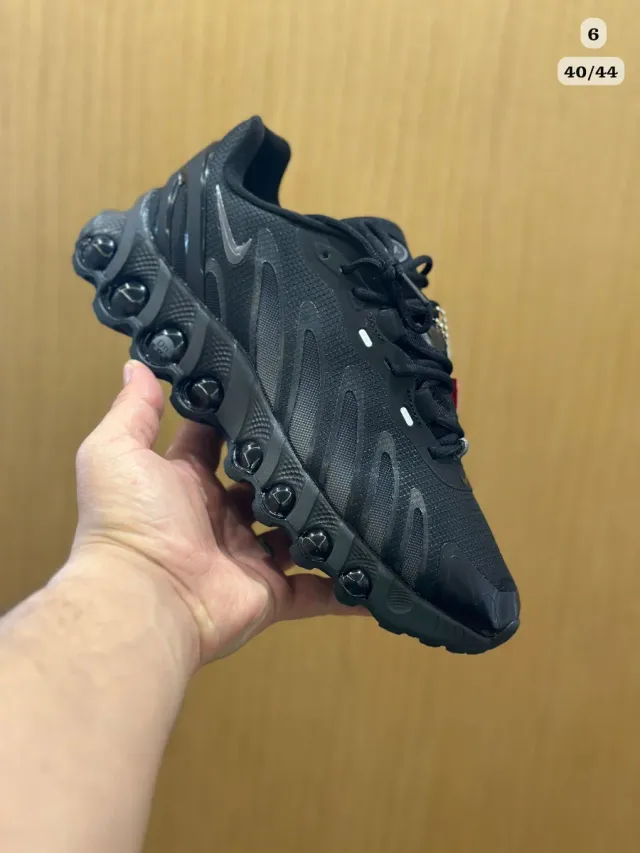 Conjunto Under Armour gris y naranja