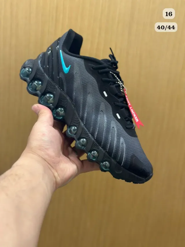 Conjunto Under Armour gris y naranja