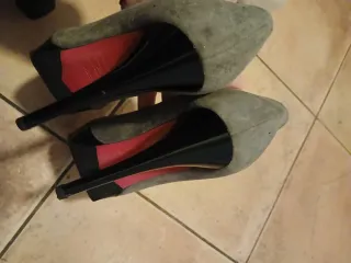 Tacchi Taccetti Pelle Scamosciata Grigio