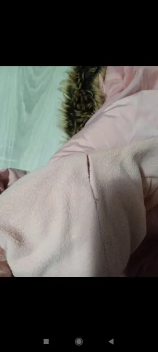 Chaquetón rosa con capucha