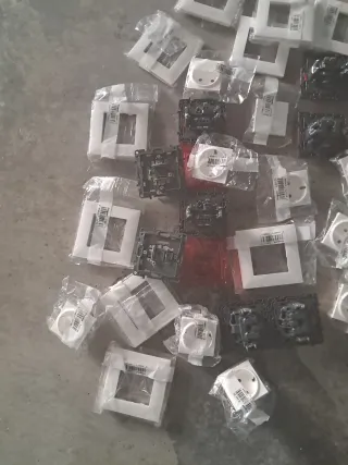 Puntos de luz y enchufes Nuevos