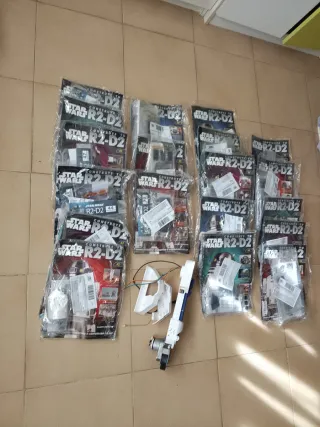 DEAGOSTINI R2-D2 STAR WARS ROBOT