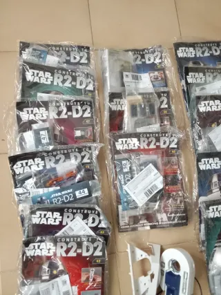 DEAGOSTINI R2-D2 STAR WARS ROBOT