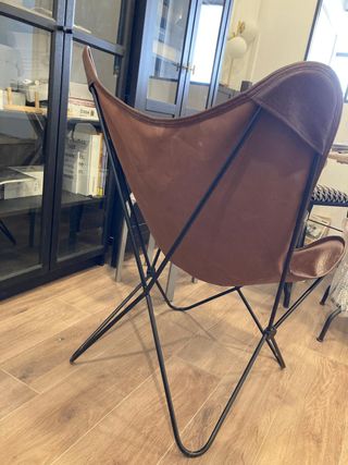 Silla BKF cuero marrón patas hierro