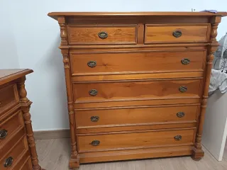 Cómoda y 2 mesitas de noche de madera