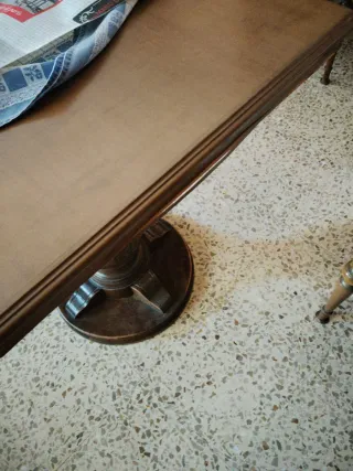 Conjunto mesa y sillas madera y rejilla . 6 sillas