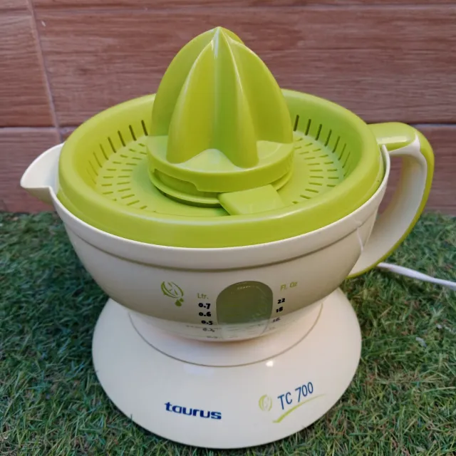 Exprimidor Taurus TC 700