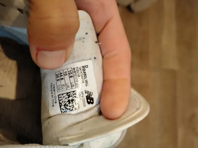 Zapatillas New Balance Blancas y Rojas