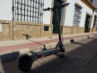 Patín Eléctrico Negro y Verde