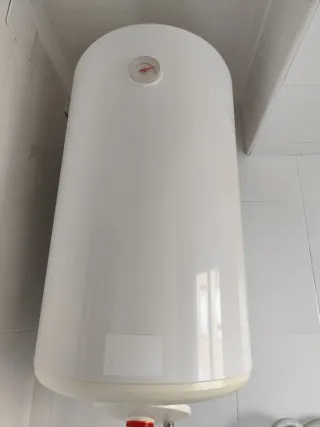 Termo eléctrico blanco