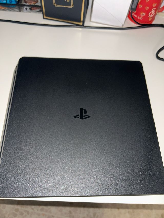 PS4 Slim + 1 Mando Negro