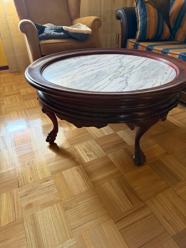 Mesa de centro redonda de madera y mármol