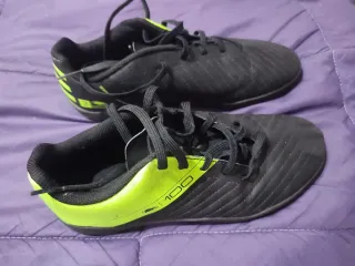 Botas multitacos negras y verde neón numero 37